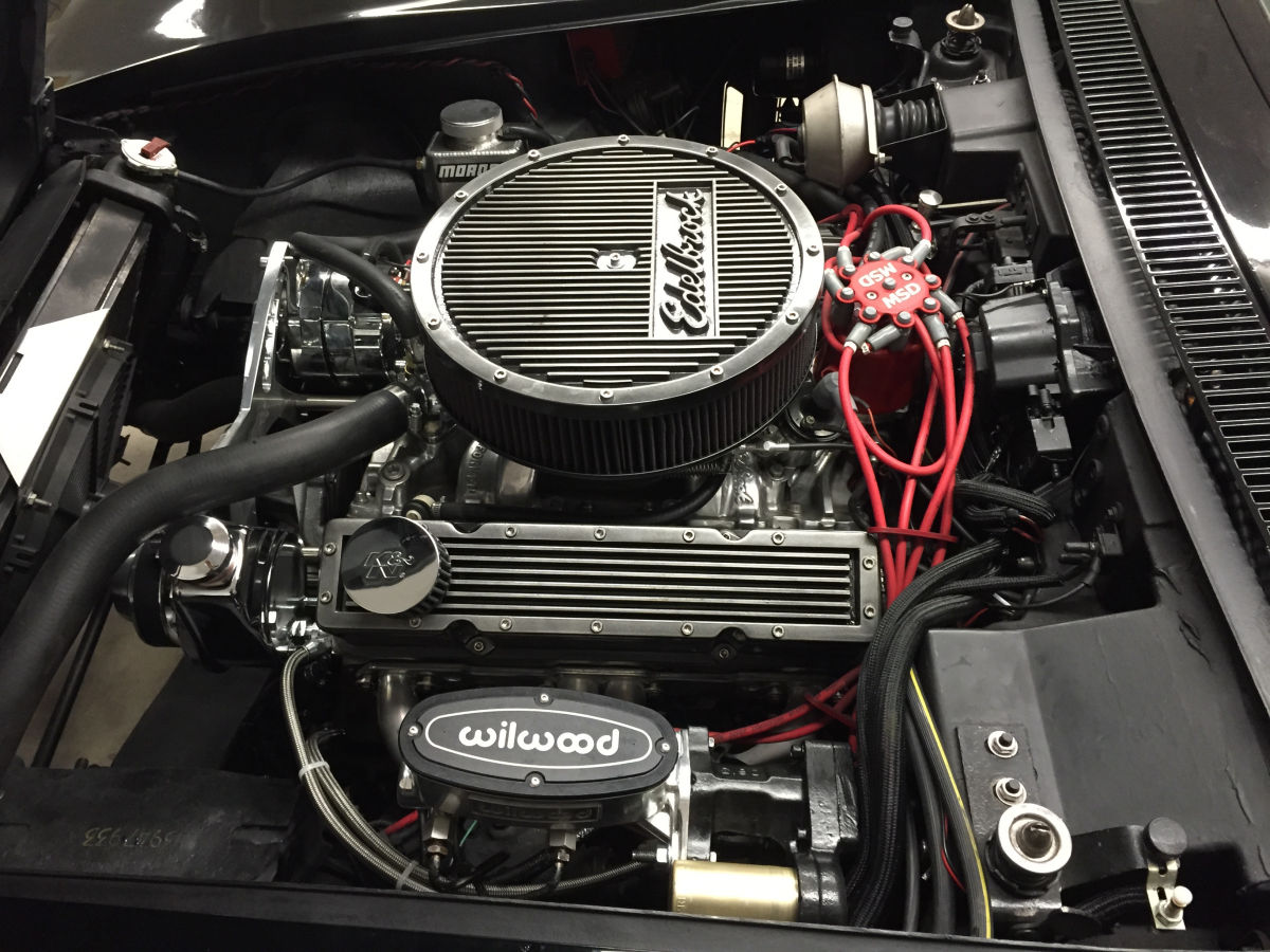 Holley Sniper EFI installed in the engine bay of this '69 Chevy Corvette